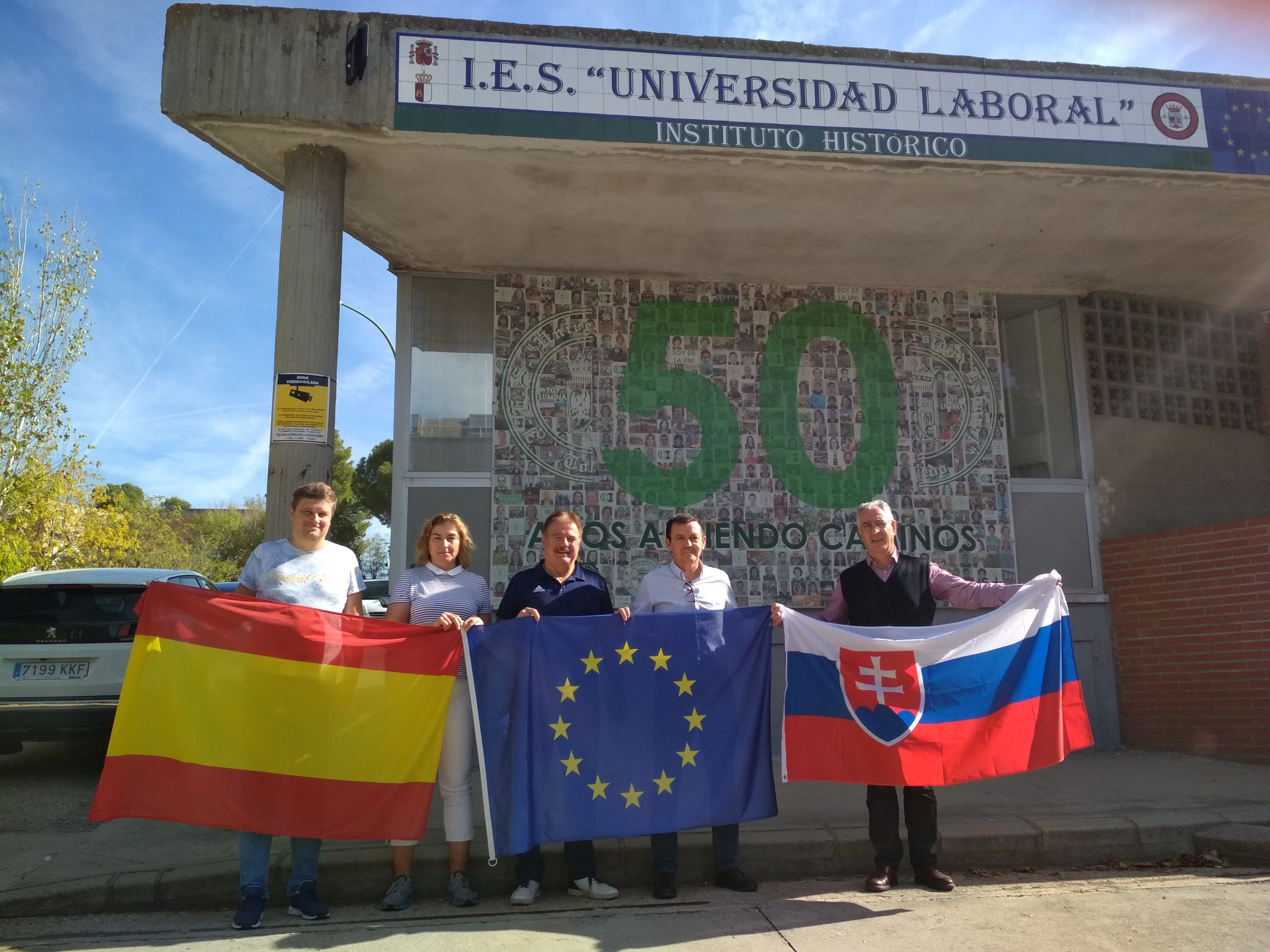La delegacion Erasmus del Gymnazium Park Mladece, Kosice, visita la Laboral